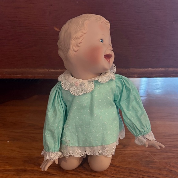 Vintage Porcelain Doll with Green Dress - Picture 4 of 5